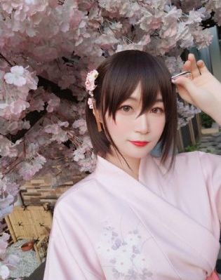 学长撕开我的乳罩慢慢揉捏电影