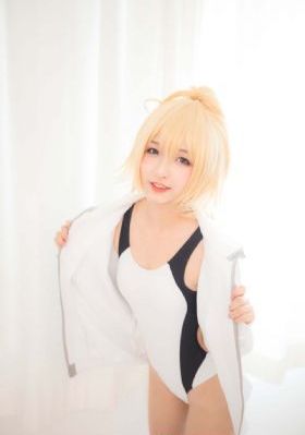 美丽的丽莎意大利电影